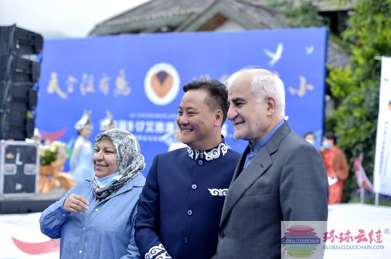 图22世界生态组织鸟类生态专委会主任、中国绿发会鸟类生物多样性保护工作委员会主任艾雅康先生与伊朗驻华特命全权大使穆罕默德·克沙瓦尔兹扎德Mohammad Keshavarzzadeh及夫人Monir在第四届“ 6·17 艾雅康世界爱鸟节”开幕式合影.jpg